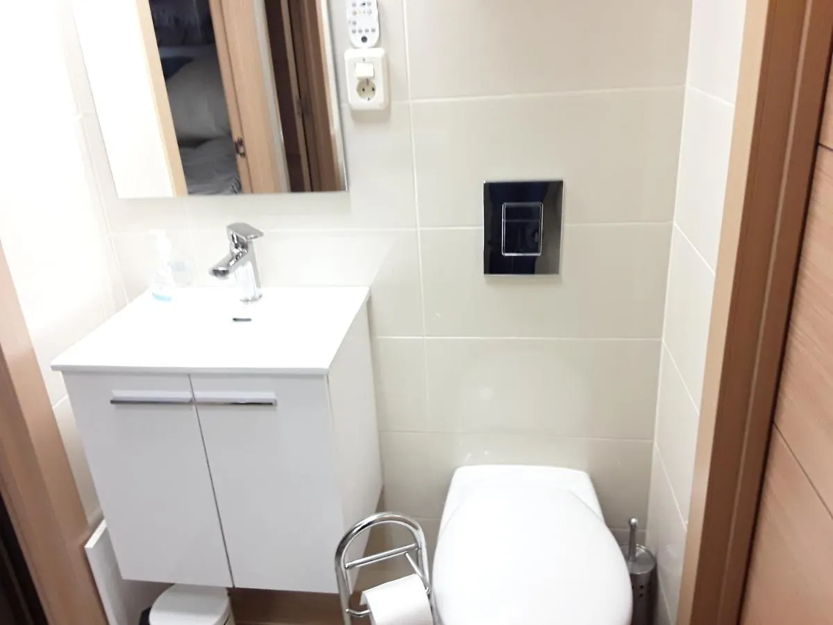 Apartamento First Line Duplex Puerto Banus Sleeps 8 People Marbella 0*,  España